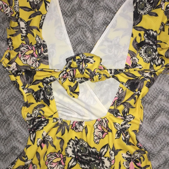 Boohoo tie back skater dress WORN ONCE - Picture 4 of 6